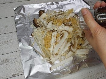 step2: 灑上適量黑椒 /鹽