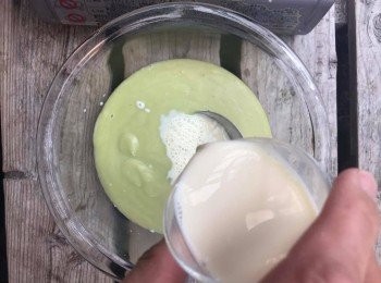 step9: 加入豆乳攪拌(調整到自己喜好的濃度為止)