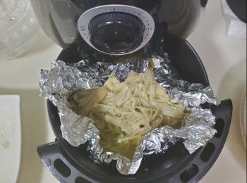 step3: 再放入氣炸鍋預熱200度25分鐘， 15分鐘攪勻一次