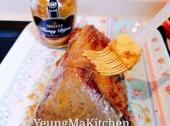 step3: 趁熱在牛柳各面塗上蜜糖黃芥末，室溫放涼。