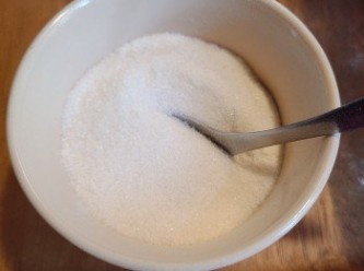 step3: 糖和寒天粉先拌勻。