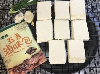 step8: 完成後，便可準備滷汁；