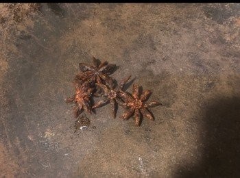 step4: 白鑊（冇油）炒香八角