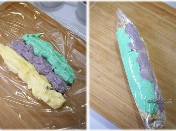 step7: 4 把三色<span class="group_2">奶油霜</span>如下放在保鮮膜上，再輕輕捲起，接著放入擠花嘴袋中