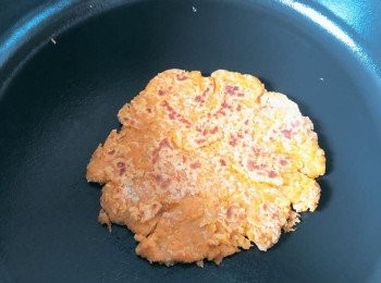 step5: 中細火， 中細火煎熟兩邊