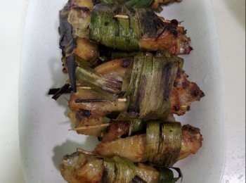 step3: 香茅斑斕葉<a href="https://bit.ly/3zHU5V3" target="_blank" data-keyword="雞翼" class="guide-link"><strong>雞翼</strong></a> <span style="display:inline-block;vertical-align:middle;margin-top:-3px;color:initial;border-radius:3px;padding:2px 3px;font-size:12px;line-height:14px;background:#87d300;color:#fff;">即買</span> 完成