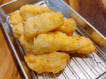 step5: 炸好的魚柳放置一邊備用。