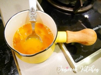 step2: 加蛋，微微打發。