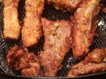 step4: 氣炸鍋用200度焗15分鐘。（不墊錫紙和烘紙效果更佳。