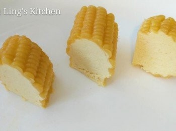 step2: 牛奶，芒果蓉和糖然后倒入干净盆中，小火加人热微分沸


放入泡软吉利丁继续搅拌至吉利丁融化