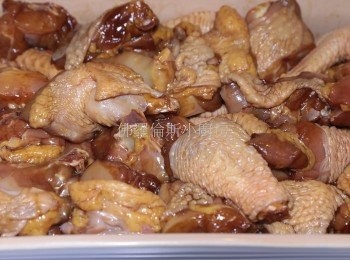 step1: 雞斬好洗乾淨用醃料略醃