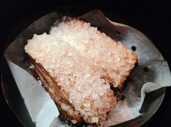 step8: 25分鐘後取出把鹽抺走。