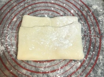 step9: 用麵皮將奶油包起來；