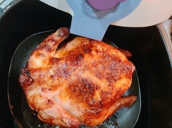 step9: 全程炸約30分鐘或雞全熟透，中途需反雞一次。