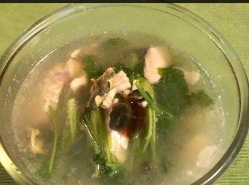 step4: 最後加入鯇魚片煮10分鐘，再加鹽及胡椒粉調味即成。


想知道我更多食譜，可去我Facebook 專頁。
https://m.facebook.com/carlineki/