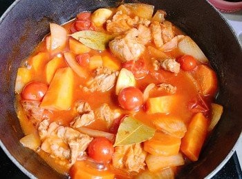 step7: 蓋上鍋蓋，調至小火燜煮30分鐘。（試味， 調較自己合適的味道。）