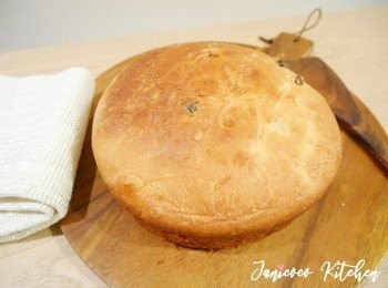 step9: 取出着鑄鐵鍋打開蓋子，再繼續烤15分鐘即形成啡色表面。