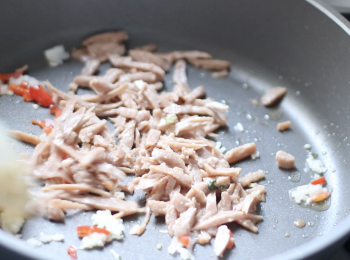 step7: 加入新肉絲略炒半分鐘後