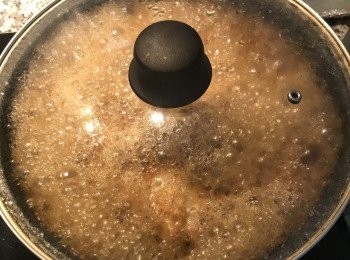 step6: 轉小火蓋鍋蓋燜煮10分鐘；