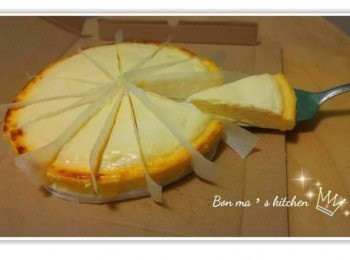 step3: 紐約芝士蛋糕待涼後，放入雪櫃雪一天後可享用。
亦可用pizza盒裝上砌件用牛油紙分隔，與朋友享用。