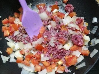 step7: 下免治牛肉。