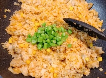 step7: 最後加入四季豆粒快炒勻便完成。