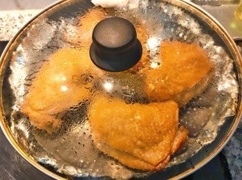 step12: 中、小火燻20分鐘；關火燜10分鐘，即可。