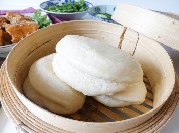 step6: 將麵糰放在鍋內，用大火蒸12分鐘即成！