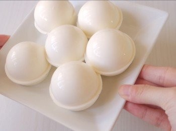 step1: (<span class="group_1">布丁</span>)
魚膠片涼水泡軟備用,
牛奶+淡忌廉中小火加熱煮至沸騰前關火
放入先前泡軟了的吉利丁片,攪拌至完全溶化
過篩一次再倒入模具,冷藏4-5小時定形