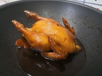 step9: 最後試味， 如需要可用適量生抽及砂糖將<span class="group_2">滷水汁</span>調至合適的鹹甜度