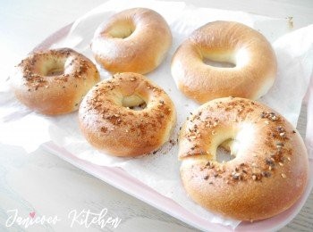 step10: 放入已預熱好的焗爐，200度焗20-30分鐘即可新鮮出爐。