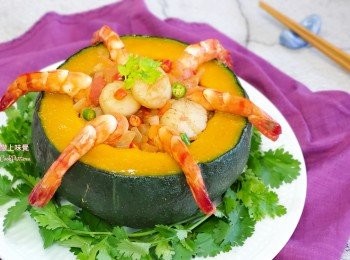 step8: 將所有食材放入南瓜盅內即可。