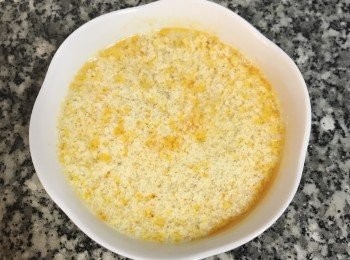 step5: 就會開花成鹹豆漿，混勻後試味道調整；