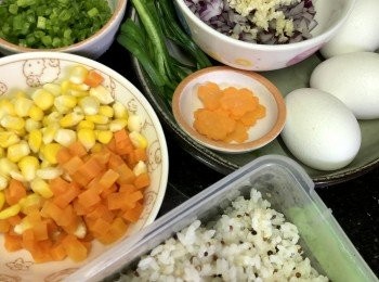 step1: <span class="group_1">食材</span>預備。