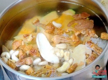 step8: 待滾起後，加入所有材料~