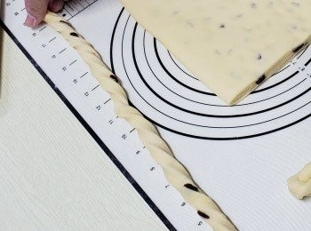 step11: 兩邊拉開後卷起