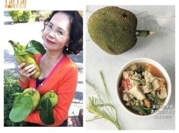 step4: 待青菠蘿蜜和排骨熟軟後，放入蕃茄煮約2分鐘，再加入差翁和查普葉稍煮一 下，以魚露和細砂糖調料即可。