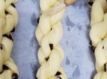step14: 掃上蛋液後,放入已預熱180°c焗爐焗15分鐘