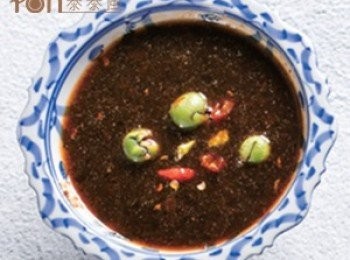 step3: <span class="group_2">時蔬辣蝦醬</span>：
再放入稍微拍破的珠茄即可。