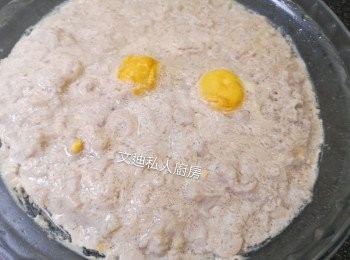 step3: 蒸15分鐘，蒸出時會有水份，豬肉會慢慢吸收，不要倒掉水份，完成。