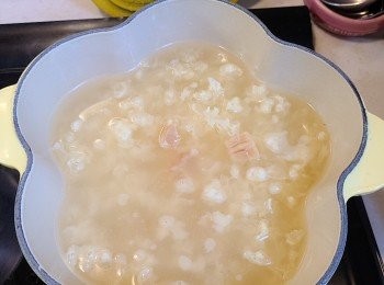 step3: 之後加入雞肉再煮至熟透。
