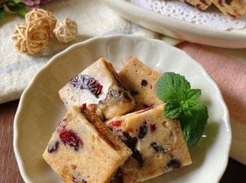 step5: 用擀麵棍推壓至適當的形狀和厚薄度；放涼，切塊狀，即可享用。