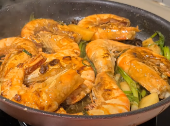 step5: 略兜，冚蓋焗1~2分鐘。
完成上碟。