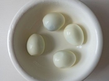 step3: 雞蛋先煮熟剝殼備用