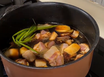 step2: 開大火，煮至滾 (約 3 分鐘)