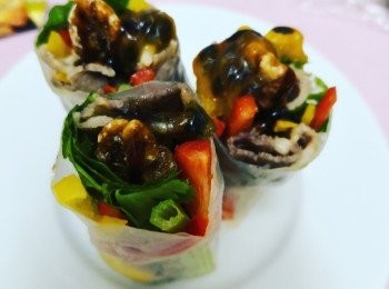 step1: 先將肥牛解凍用廚紙吸走多餘血水略加塩及黑胡椒醃，下油落鑊煎焦香盛起備用