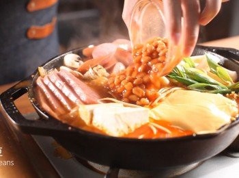 step5: 最後加入高湯與喜歡的<span class="group_3">配料</span>並煮熟就完成了。