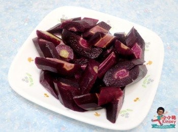 step1: 將紫蘿蔔去皮切塊~