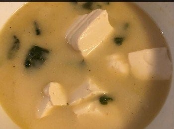 step7: 轉中火多滾煮5分鐘後，便成一道美味鲜甜的魚湯。