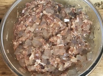 step5: 加入香油拌勻，放冷藏保存。